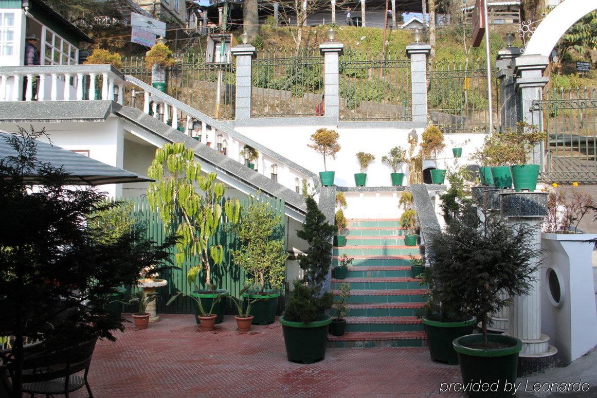 R.J.Resorts Darjeeling  Buitenkant foto