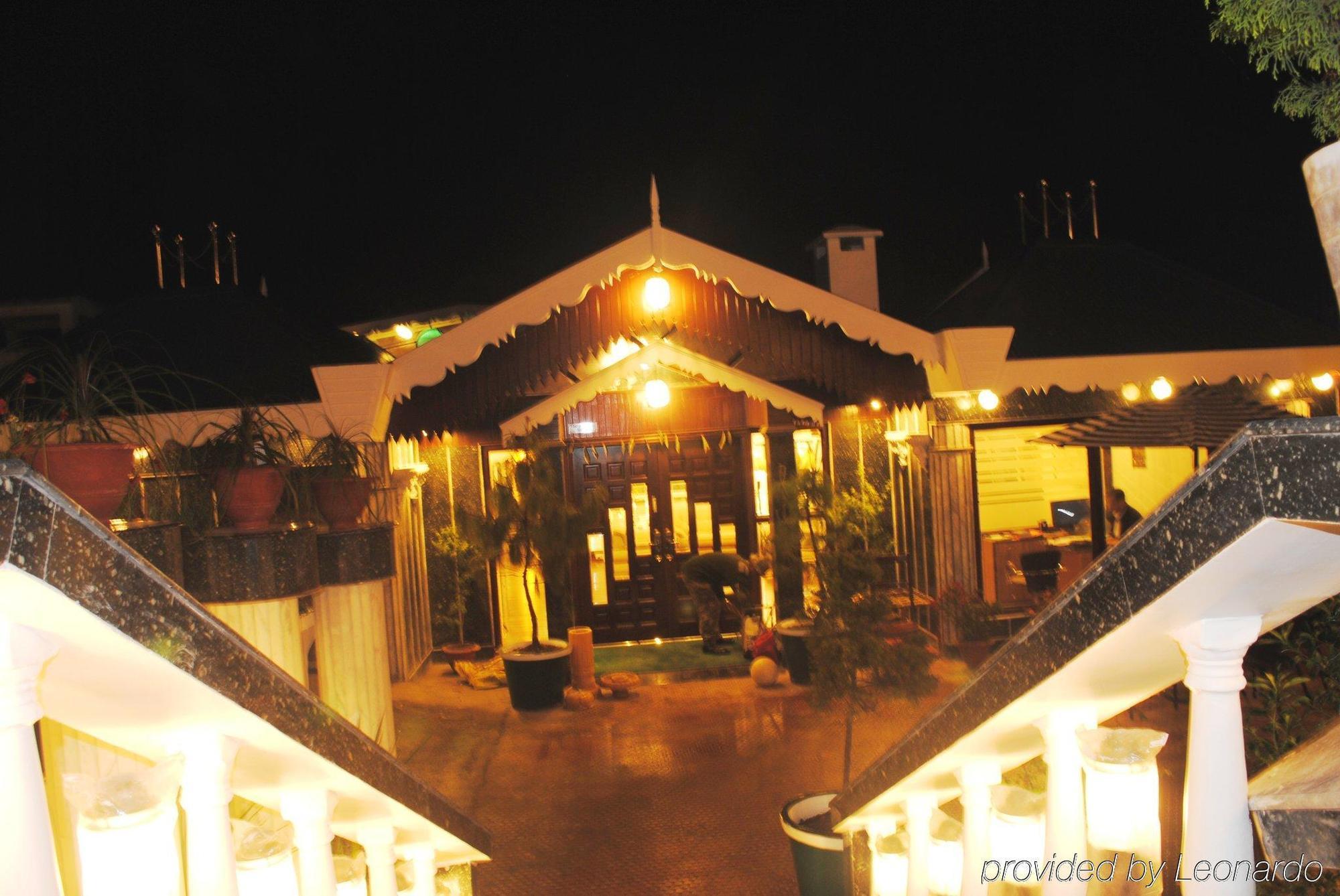 R.J.Resorts Darjeeling  Buitenkant foto