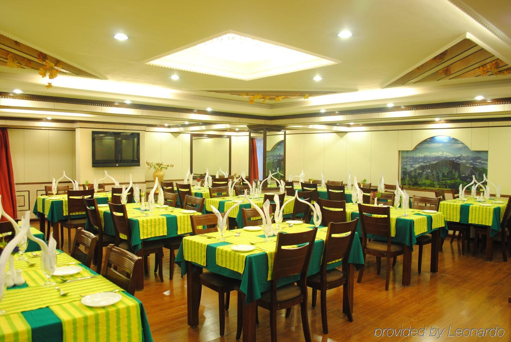 R.J.Resorts Darjeeling  Restaurant foto