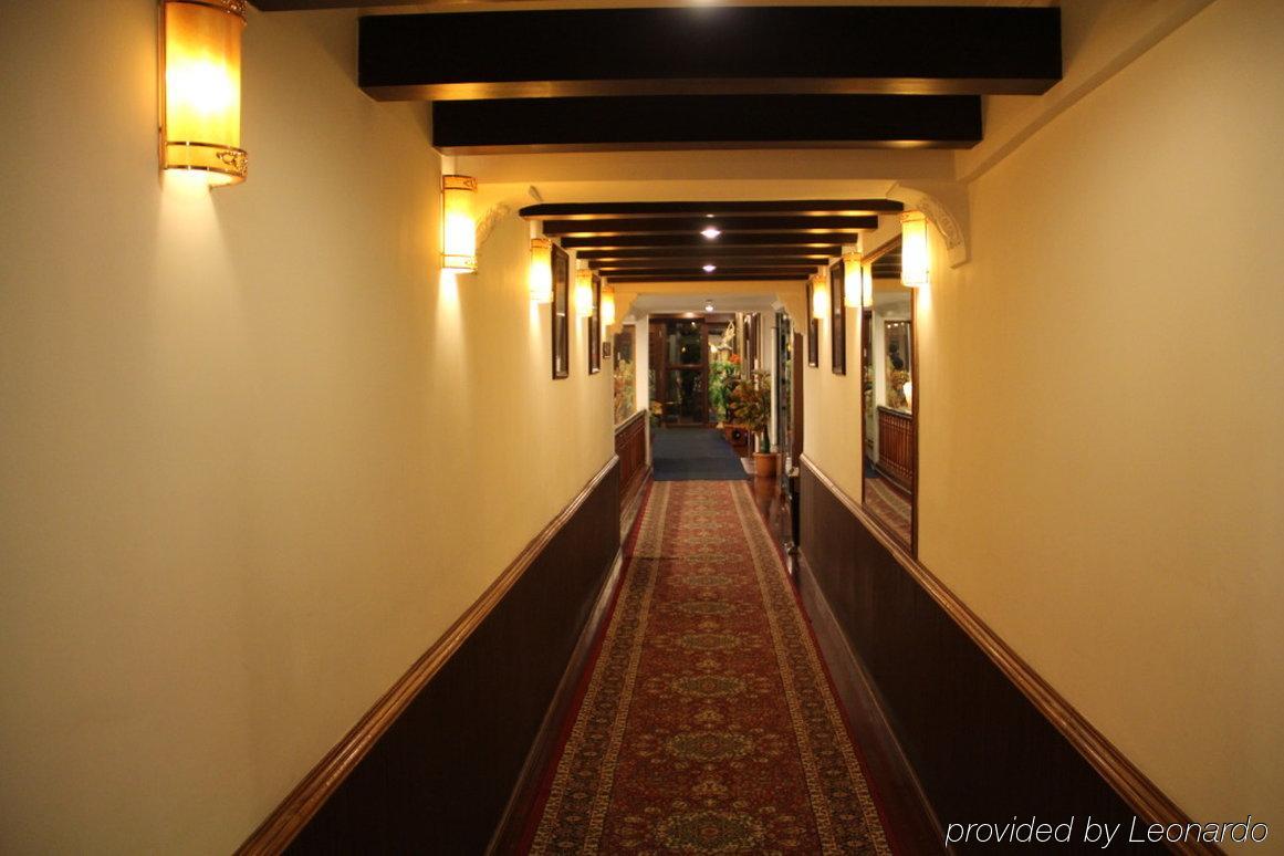 R.J.Resorts Darjeeling  Interieur foto