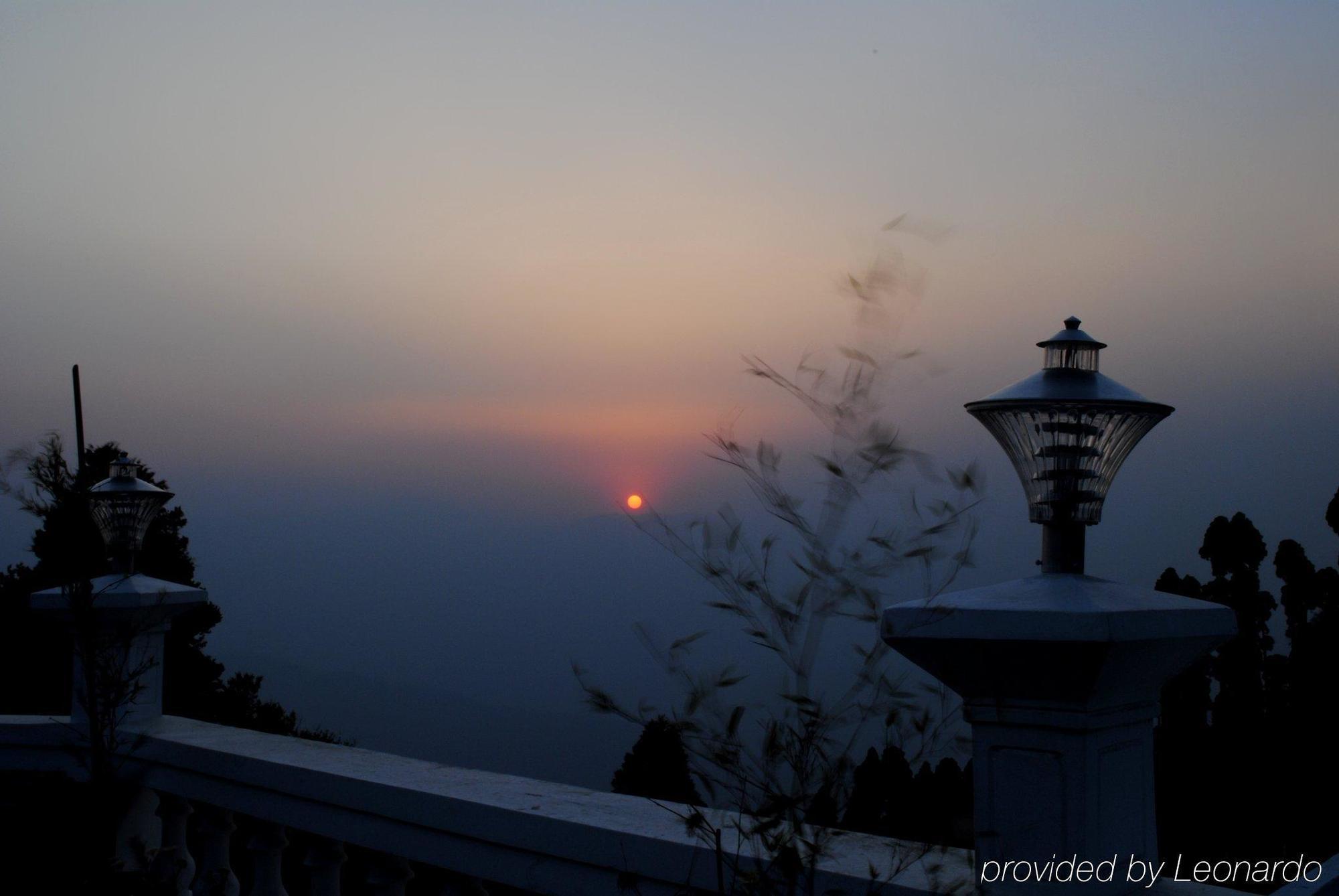 R.J.Resorts Darjeeling  Buitenkant foto