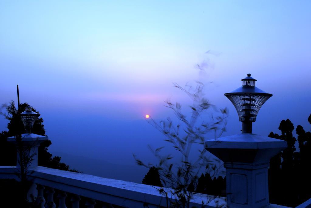 R.J.Resorts Darjeeling  Buitenkant foto